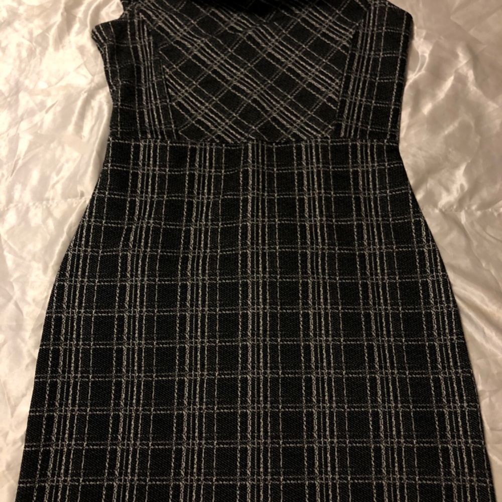 Dress - Picture 2 of 5